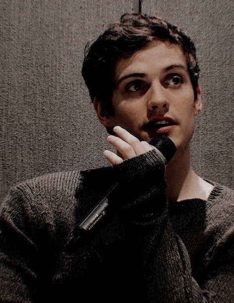 daniel_sharman_love_me